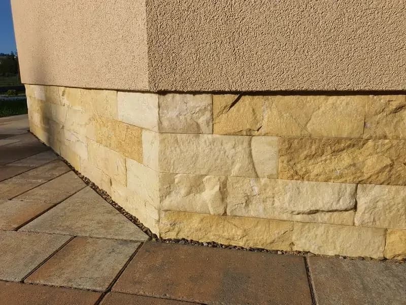 Jaki kolor kamienia do żółtej elewacji, aby uniknąć złych wyborów?