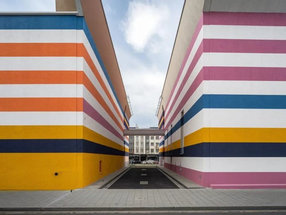 Jak malować pasy na elewacji, aby uniknąć najczęstszych błędów