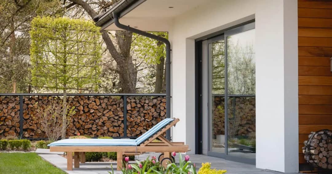 Elewacja domu struktura czy farba: co wybrać, aby uniknąć błędów?