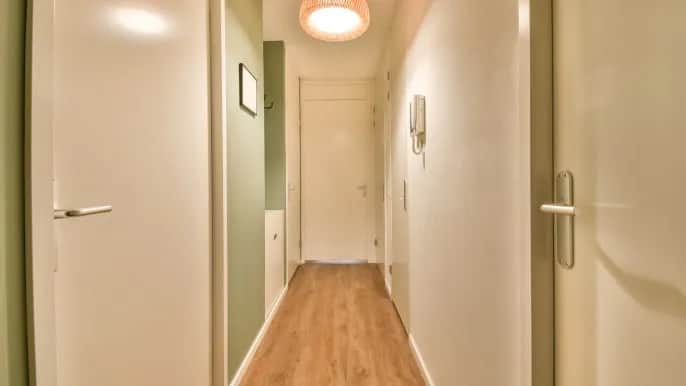 Co na ścianę w przedpokoju - 5 pomysłów, które odmienią Twoją przestrzeń