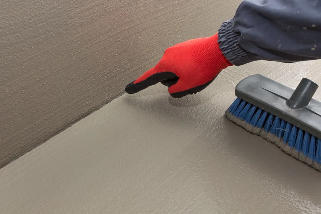 Jaka izolacja na schody zewnętrzne, aby uniknąć kosztownych napraw?