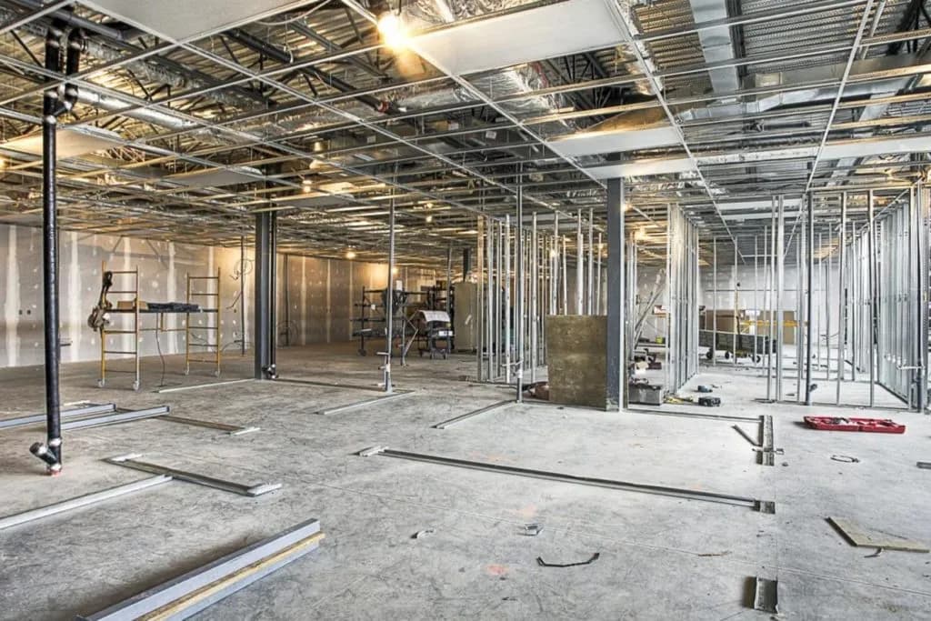 Remont w pracy co z pracownikami – jak zapewnić ich bezpieczeństwo?