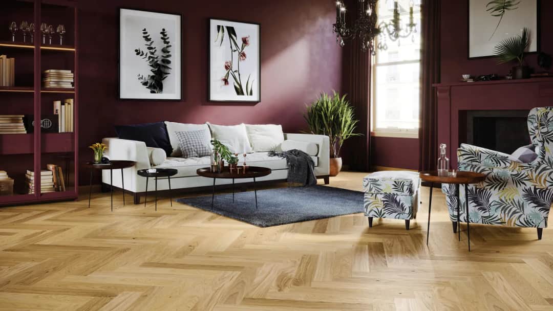 Jaki kolor ścian do ciemnej podłogi, by uniknąć przytłoczenia wnętrza?