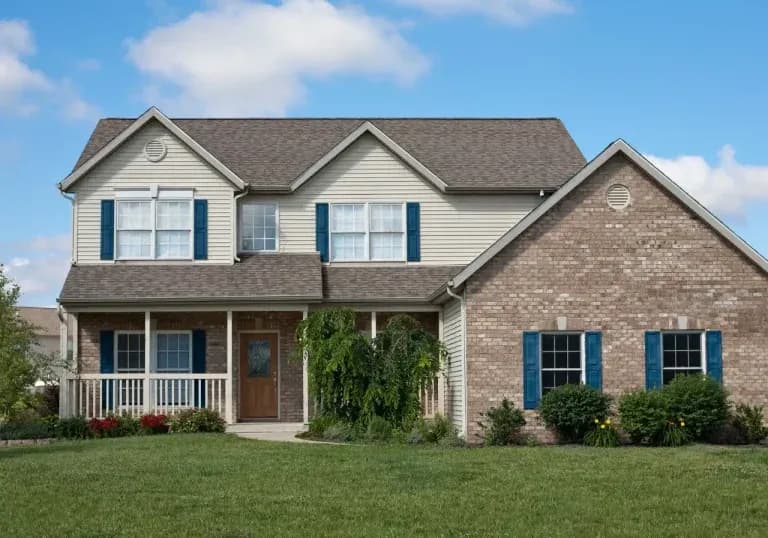 Jak zabezpieczyć elewacje przed brudem i uniknąć kosztownych napraw